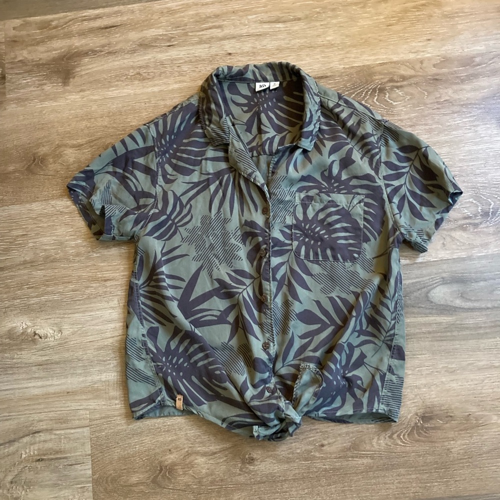 Tentree Palm Print Button Up Tie Blouse